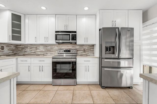 3926 Adra Avenue D54, Doral, FL 33178