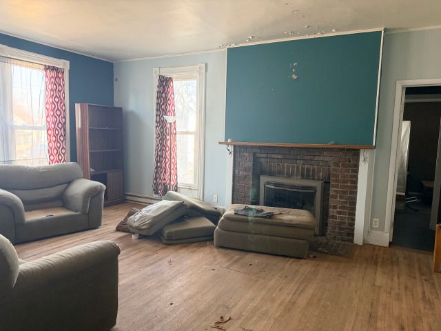 1211 S Carroll Avenue, Freeport, IL 61032