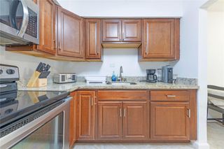 210 NE 40th St 212, Oakland Park, FL 33334