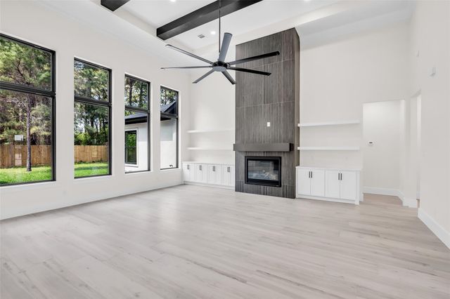 22420 Meadowhurst Circle W, Tomball, TX 77377