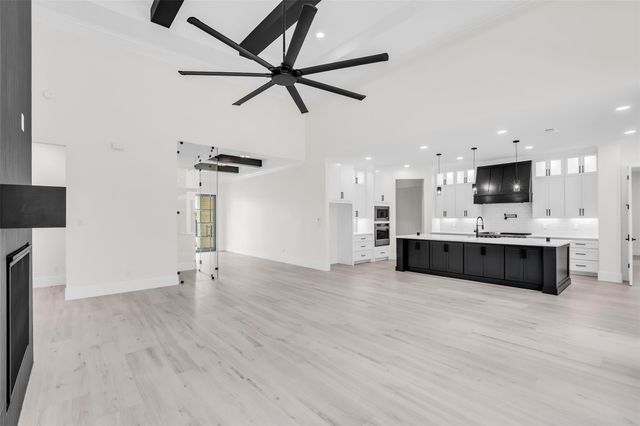 22420 Meadowhurst Circle W, Tomball, TX 77377