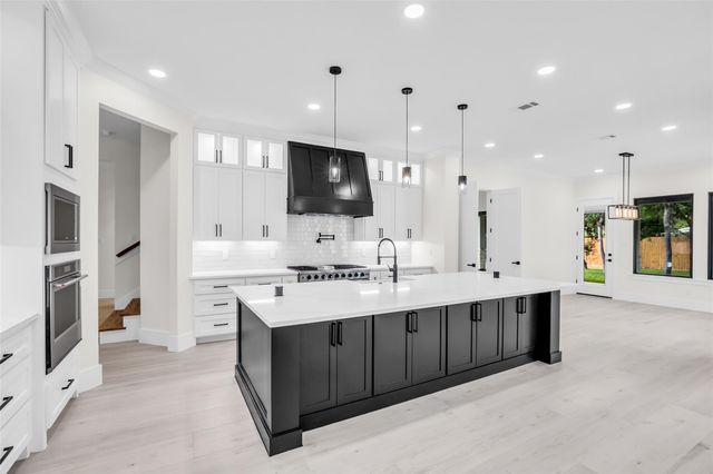 22420 Meadowhurst Circle W, Tomball, TX 77377