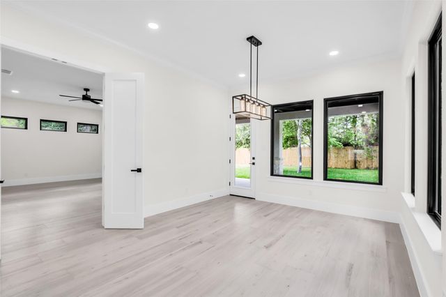 22420 Meadowhurst Circle W, Tomball, TX 77377