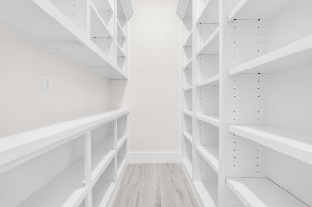 22420 Meadowhurst Circle W, Tomball, TX 77377