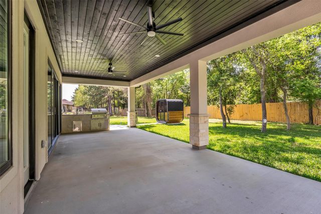 22420 Meadowhurst Circle W, Tomball, TX 77377