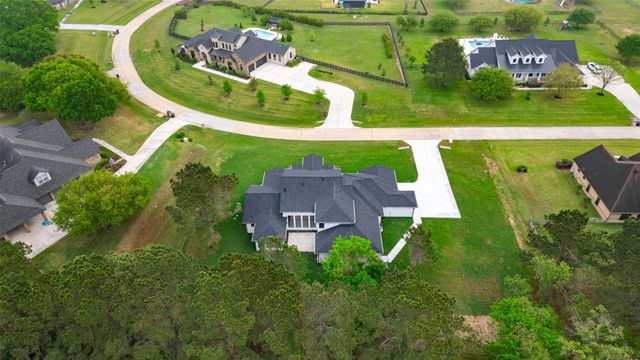 22420 Meadowhurst Circle W, Tomball, TX 77377