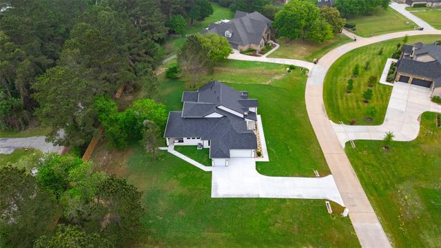 22420 Meadowhurst Circle W, Tomball, TX 77377