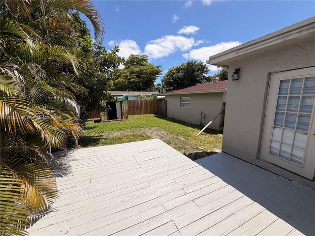 3011 N 74th Ave, Hollywood, FL 33024