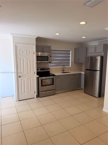 3011 N 74th Ave, Hollywood, FL 33024