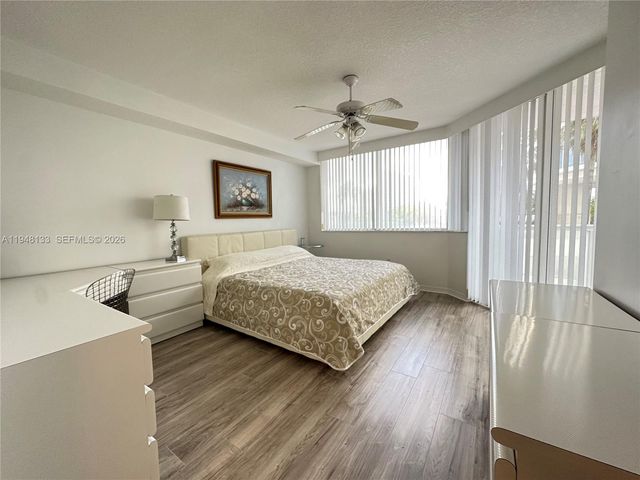 17275 COLLINS AV 312, Sunny Isles Beach, FL 33160