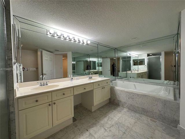 17275 COLLINS AV 312, Sunny Isles Beach, FL 33160