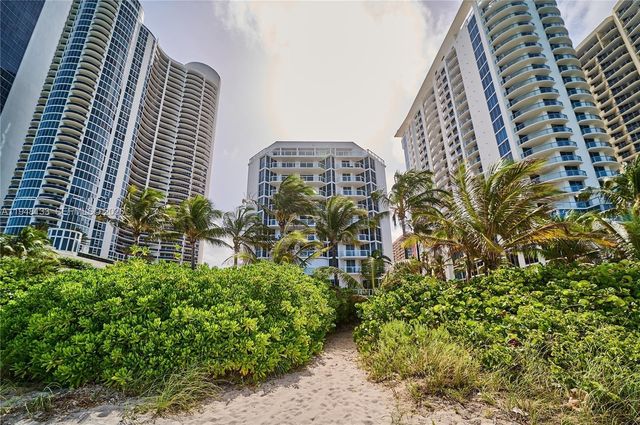 17275 COLLINS AV 312, Sunny Isles Beach, FL 33160