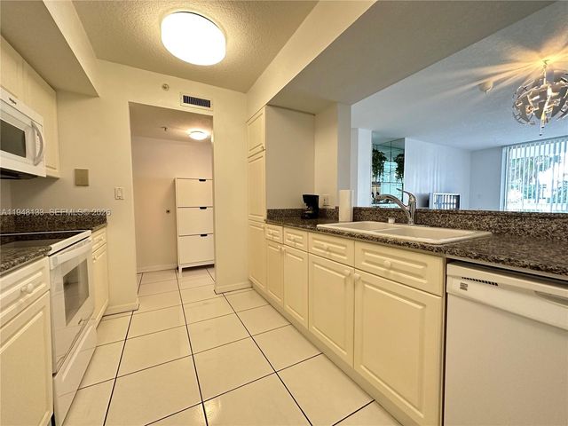 17275 COLLINS AV 312, Sunny Isles Beach, FL 33160