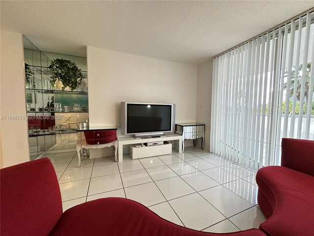 17275 COLLINS AV 312, Sunny Isles Beach, FL 33160