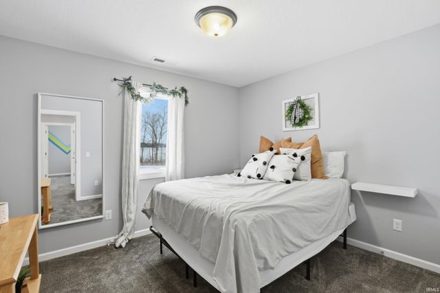 1910 Portland Cove, Huntertown, IN 46748