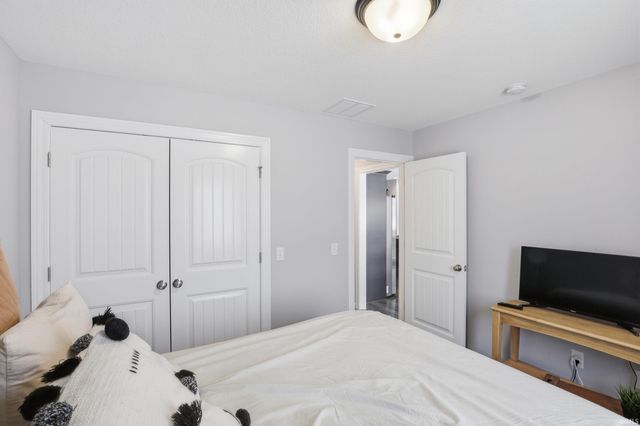 1910 Portland Cove, Huntertown, IN 46748