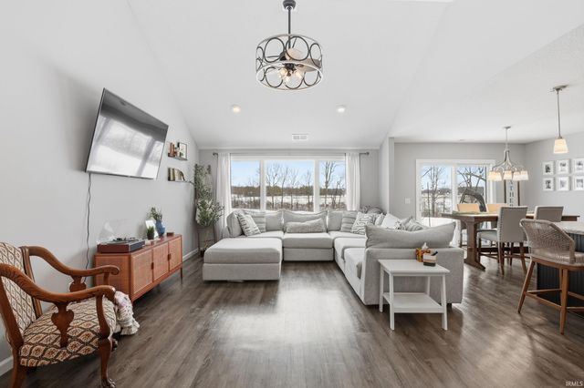 1910 Portland Cove, Huntertown, IN 46748