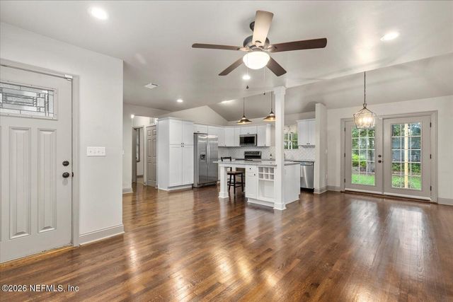 1273 LECHLADE Circle, Jacksonville, FL 32205