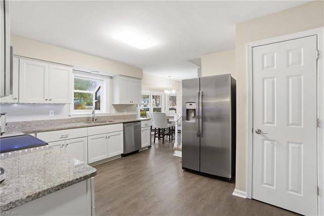 824 Cranston DR, Chesapeake, VA 23320