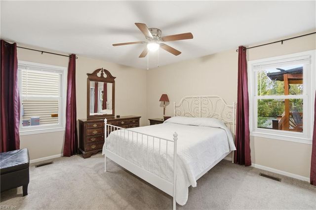 824 Cranston DR, Chesapeake, VA 23320