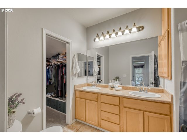 4555 SUMMERLINN Way, West Linn, OR 97068