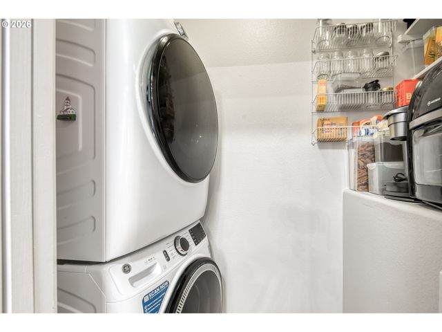 4555 SUMMERLINN Way, West Linn, OR 97068