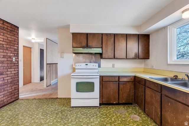 289 W 400 S, Kaysville, UT 84037