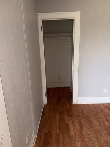2174 Springle Street, Detroit, MI 48215