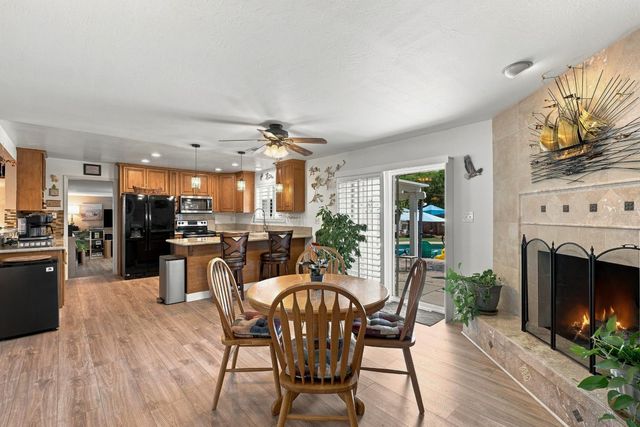7085 Amherst St, Sacramento, CA 95822
