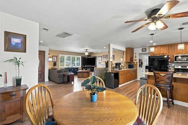 7085 Amherst St, Sacramento, CA 95822