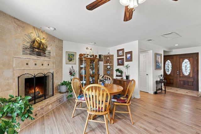 7085 Amherst St, Sacramento, CA 95822