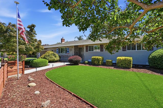 7085 Amherst St, Sacramento, CA 95822