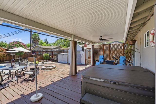 7085 Amherst St, Sacramento, CA 95822