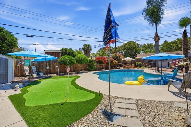 7085 Amherst St, Sacramento, CA 95822