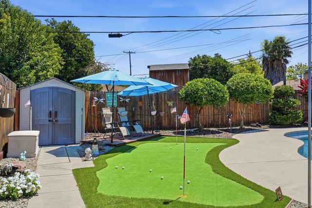7085 Amherst St, Sacramento, CA 95822