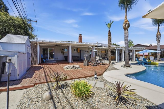 7085 Amherst St, Sacramento, CA 95822