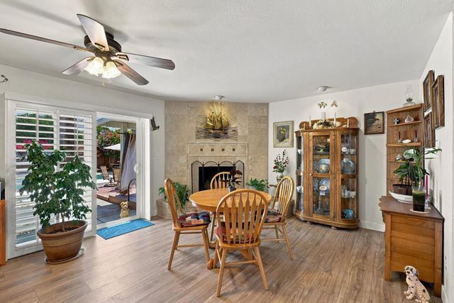 7085 Amherst St, Sacramento, CA 95822