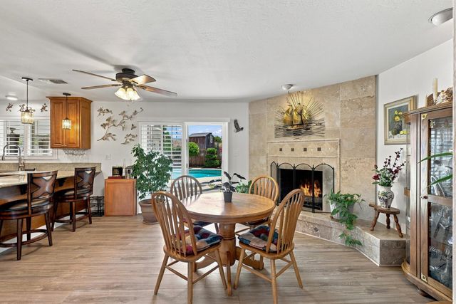 7085 Amherst St, Sacramento, CA 95822