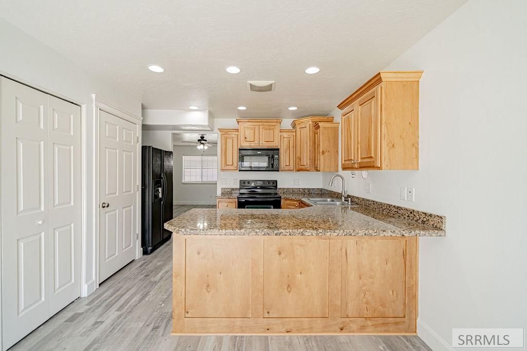 Image 11 of property listing at 141 Robison Drive, Ammon, ID 83406