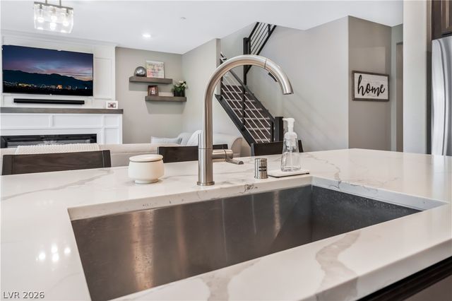 8601 Rockyfall Street, Las Vegas, NV 89166