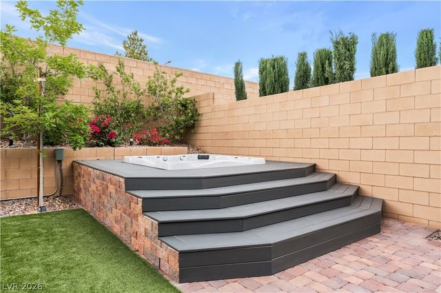 8601 Rockyfall Street, Las Vegas, NV 89166