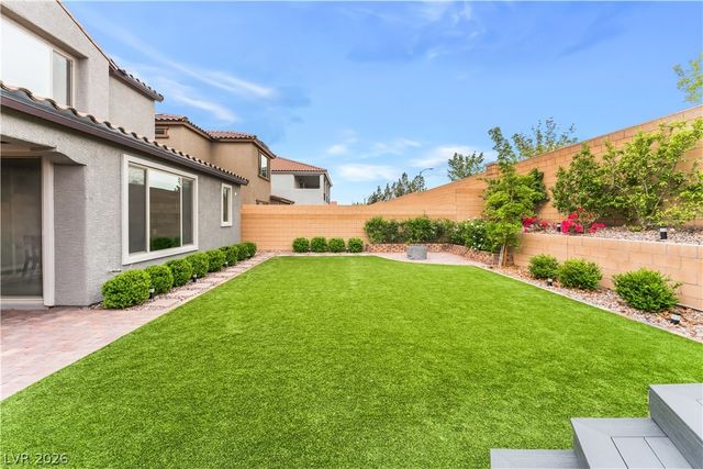 8601 Rockyfall Street, Las Vegas, NV 89166