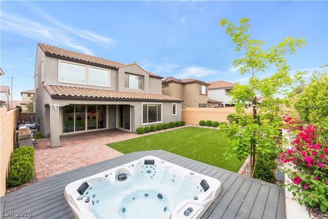 8601 Rockyfall Street, Las Vegas, NV 89166