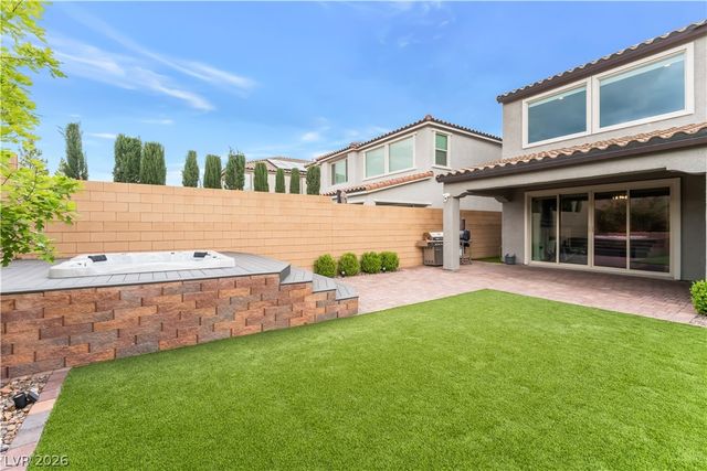 8601 Rockyfall Street, Las Vegas, NV 89166