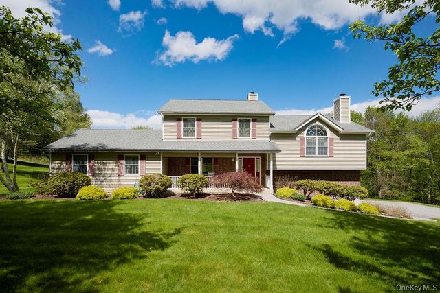 15 Red Hawk Hollow Road, Wappingers Falls, NY 12590