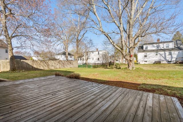 43 3rd St, Norwood, MA 02062