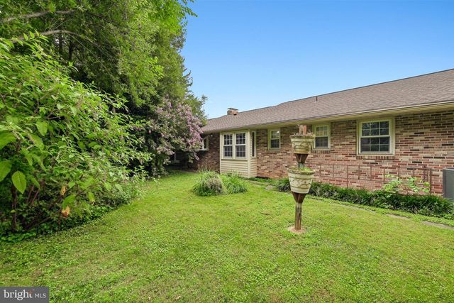 6100 PEMBROOK ST, Frederick, MD 21704