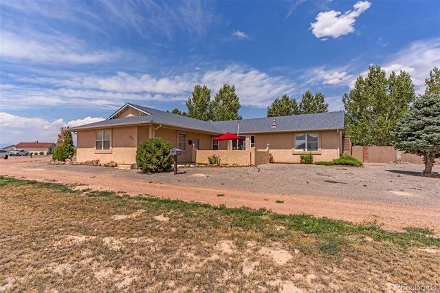 886 S Camino De Bravo, Pueblo, CO 81007
