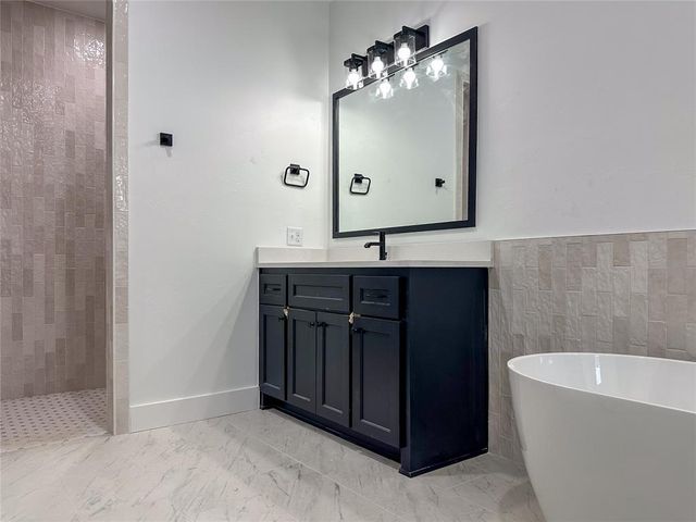 4528 Maple Ridge Drive, Edmond, OK 73034