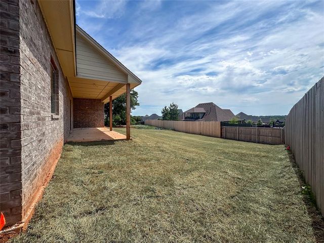 4528 Maple Ridge Drive, Edmond, OK 73034